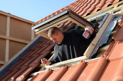Pose de fenêtres de toit Velux à Rouillon